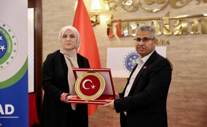 Bir kadın umut eker; dünya değişir